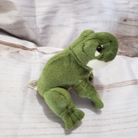 Vintage K&M International Green Frog Plush 5.5 Inch Year 2003 No Sound Realistic - Picture 3 of 9